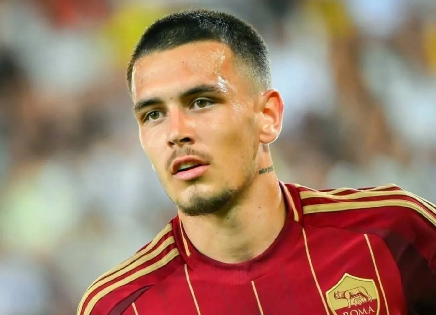 包含转会期比利亚雷亚尔更衣室发声：欧超杯节点到来；信心回归；赛季目标并未改变的词条